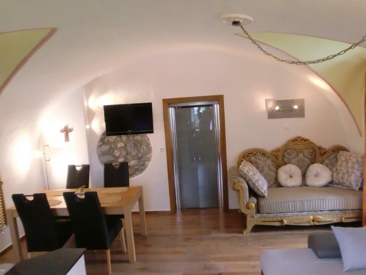 Garten- & Loggia-Appartement Herrenhaus Dellach im Drautal ภายนอก รูปภาพ